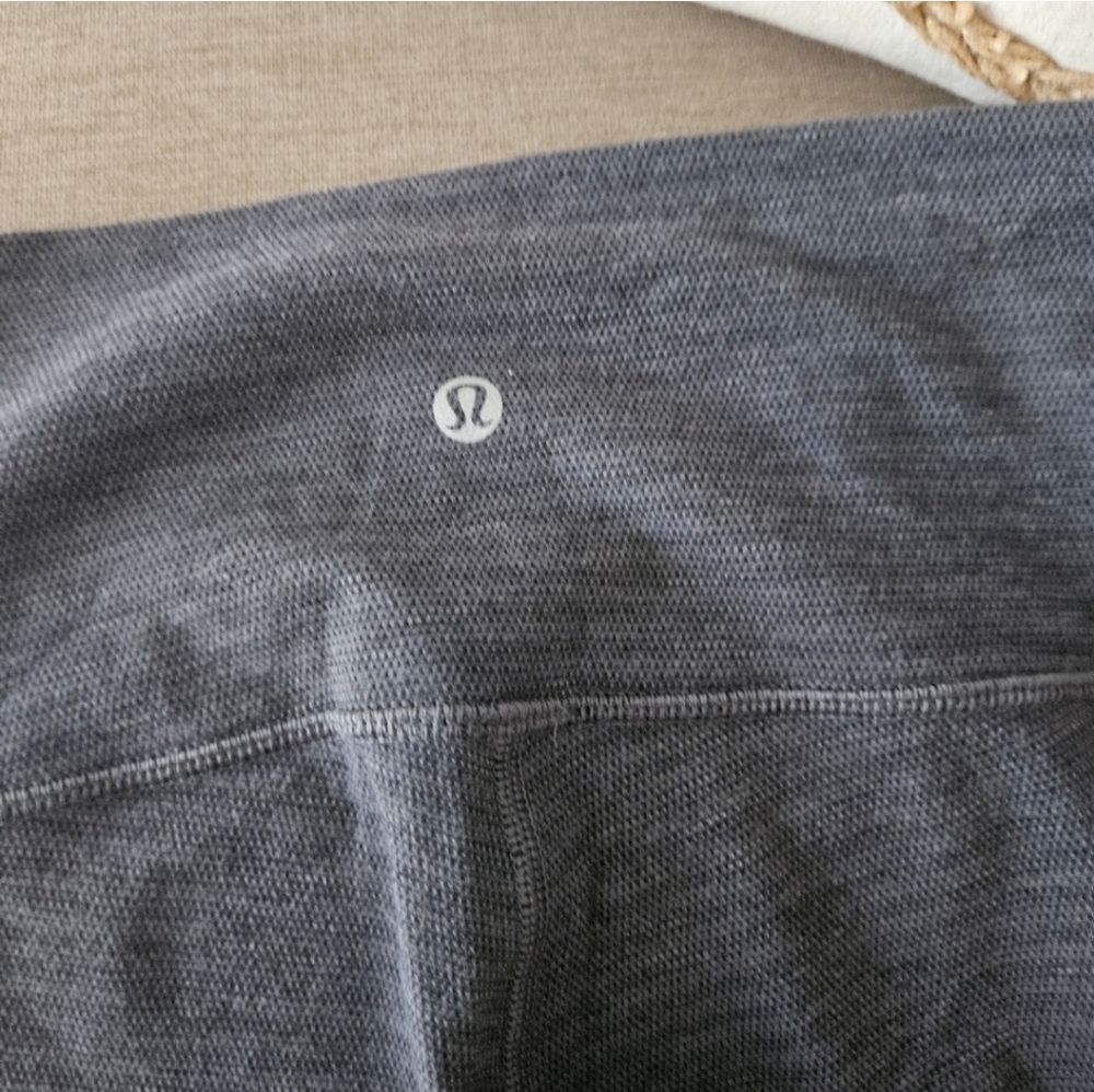 Lululemon leggings size 6 gray crop variegated knit - Picture 4 of 12